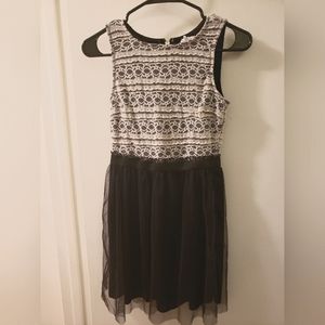 Speechless white lace and black midi sleeveless party dress Size Small